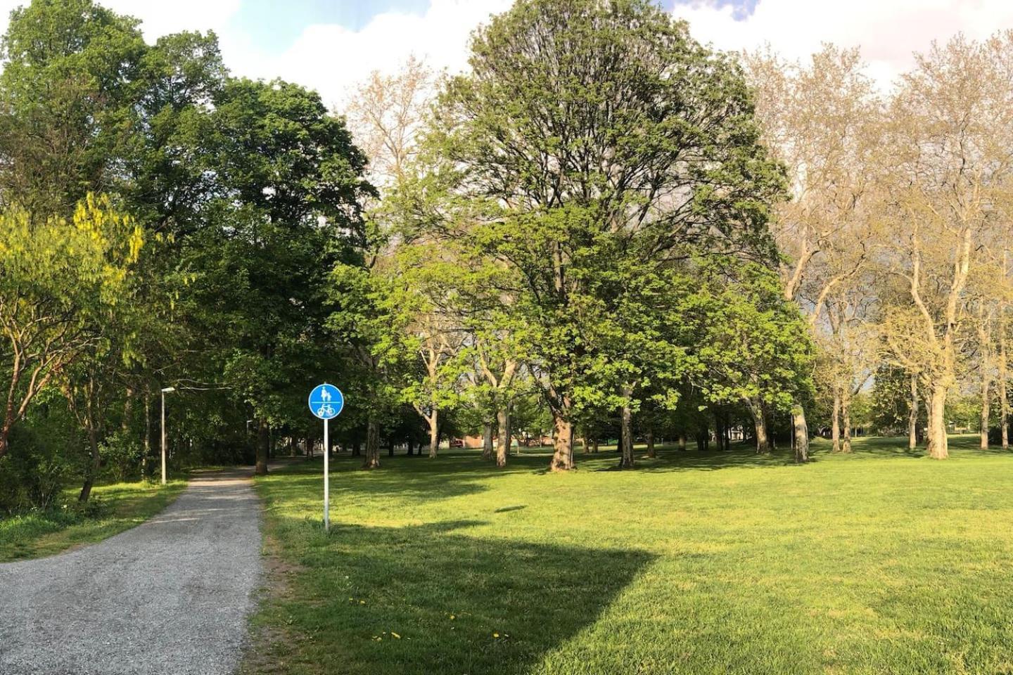 Ferienwohnung Am Park ライプツィヒ エクステリア 写真